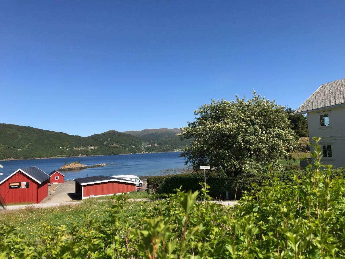 شقة Ola Bua Near The Atlantic Road Lyngstad المظهر الخارجي الصورة